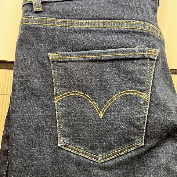 Levi’s Bermuda Short Size 28 - Picture 12 of 16